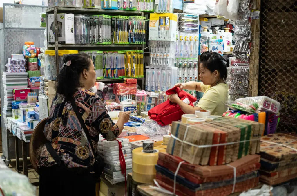 企业画册印刷设计全流程解析:从创意到成品的品质把控要点
